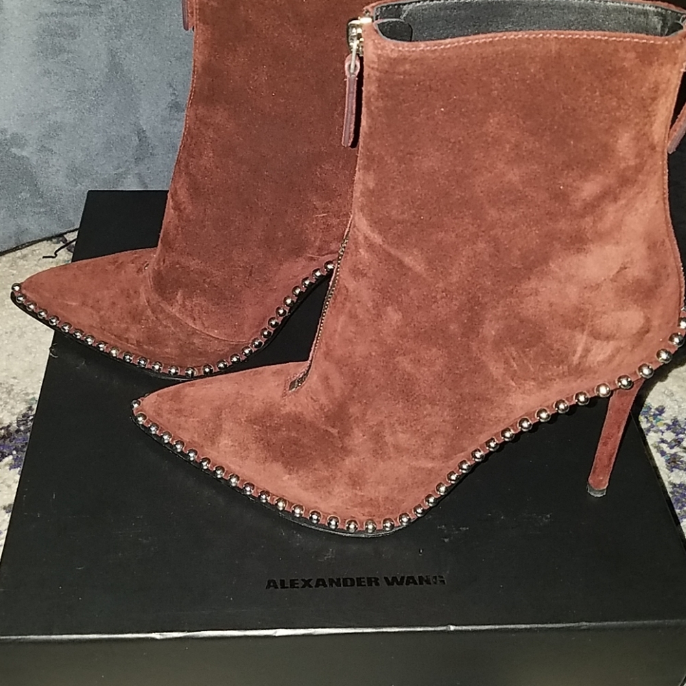 Boots - Picture 5 of 5